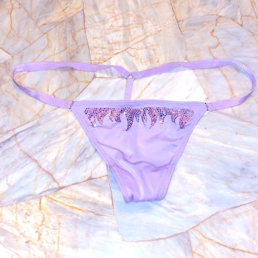 VS 2011 Fantasy Swarovski Crystals  Very Sexy One Size Panty Thong V-String